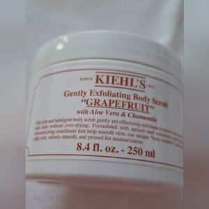 Kiehl's Grapefruit Exfoliating Scrub - White